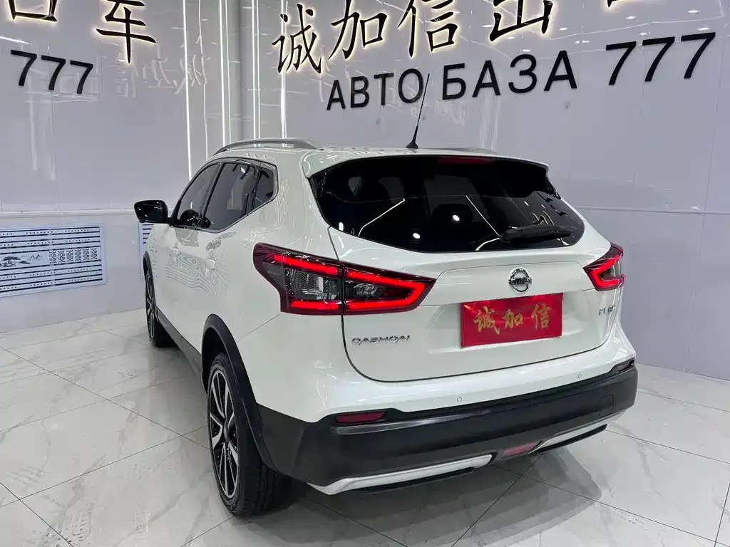 Nissan Qashqai — фото 8