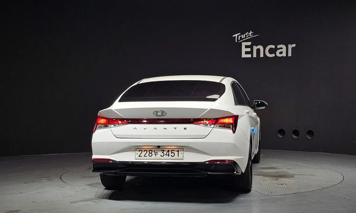 Hyundai AVANTE — фото 3