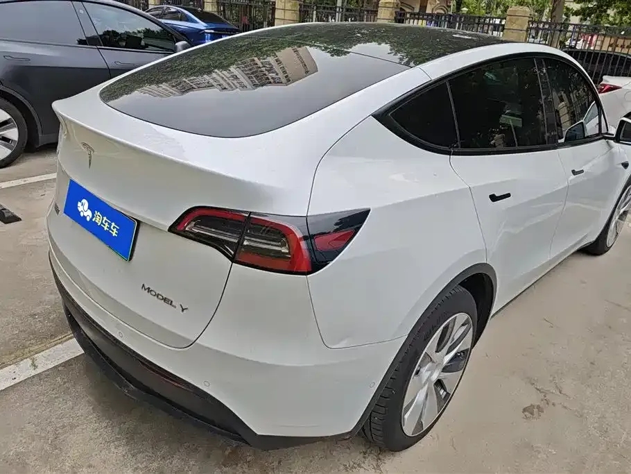 Tesla Model Y — фото 4