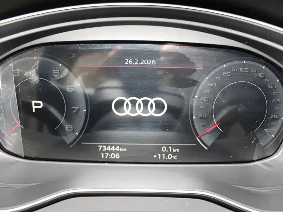 Audi Q5L — фото 10