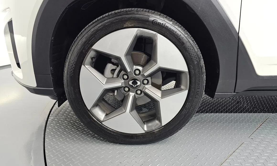 KG Mobility (Ssangyong) Torres — фото 10
