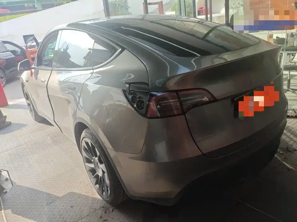 Tesla Model Y — фото 5