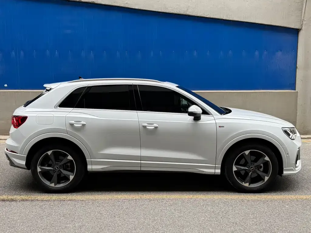 Audi Q3 — фото 10