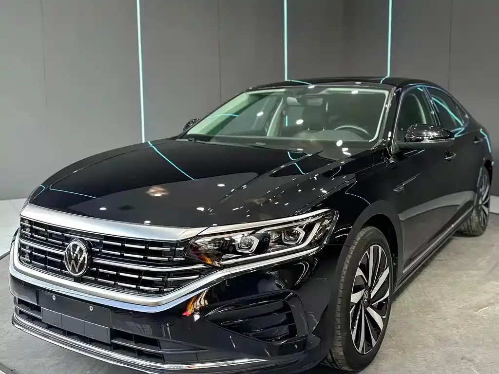 Volkswagen Passat — фото 1