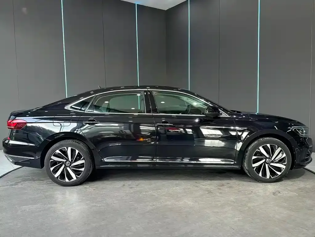 Volkswagen Passat — фото 4
