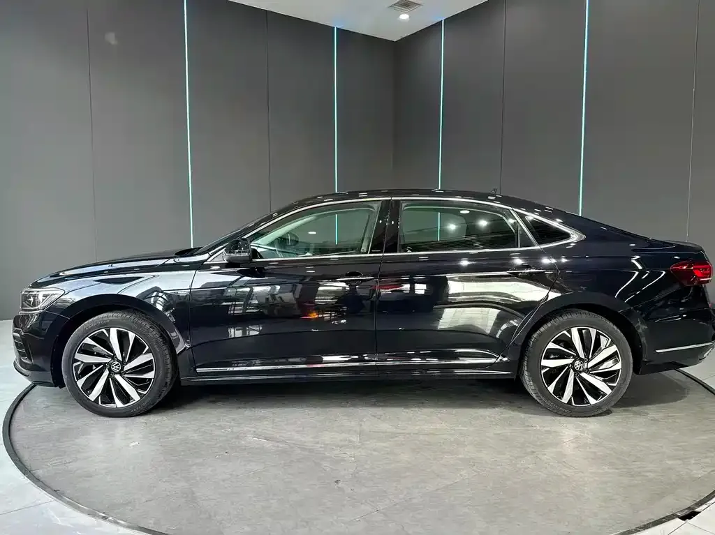 Volkswagen Passat — фото 8