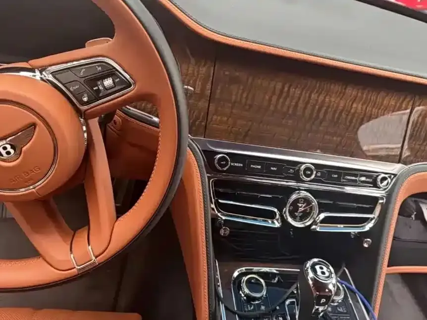 Bentley Flying Spur — фото 9