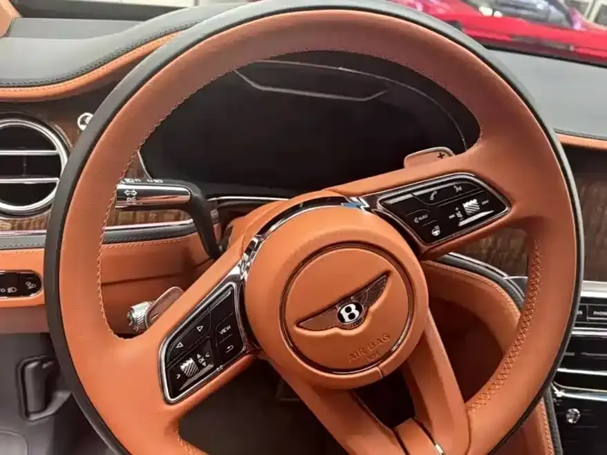Bentley Flying Spur — фото 6