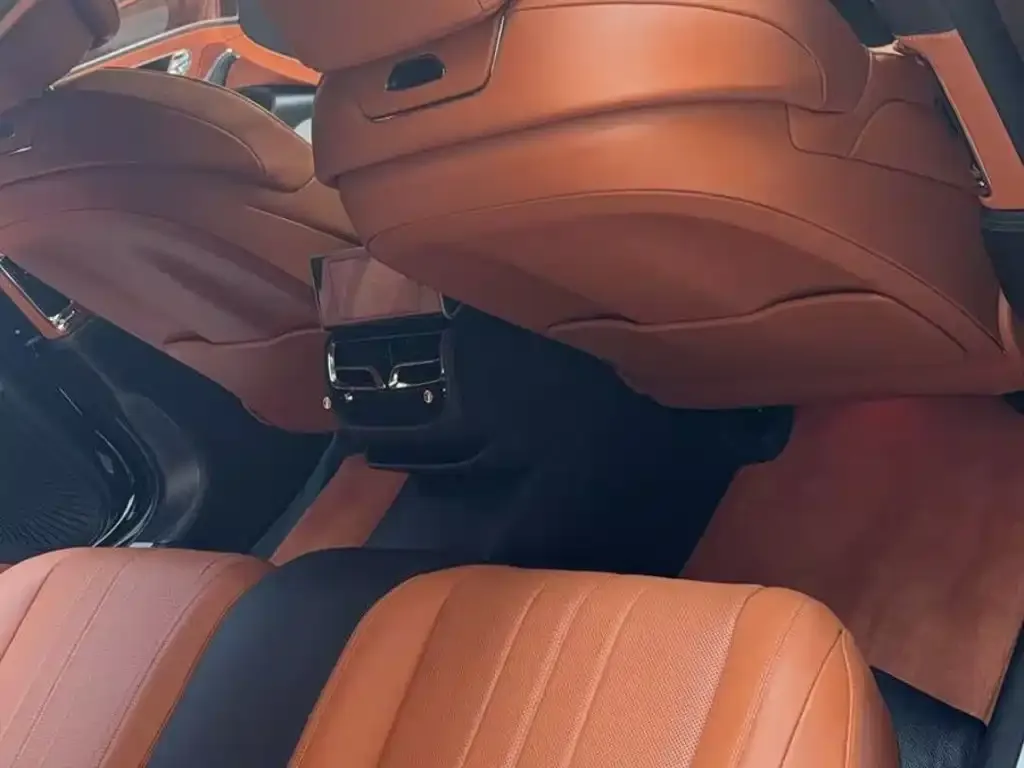 Bentley Flying Spur — фото 2