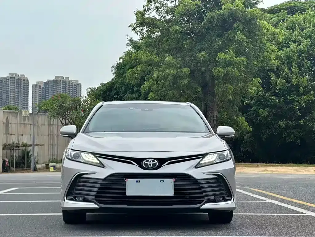 Toyota Camry — фото 10