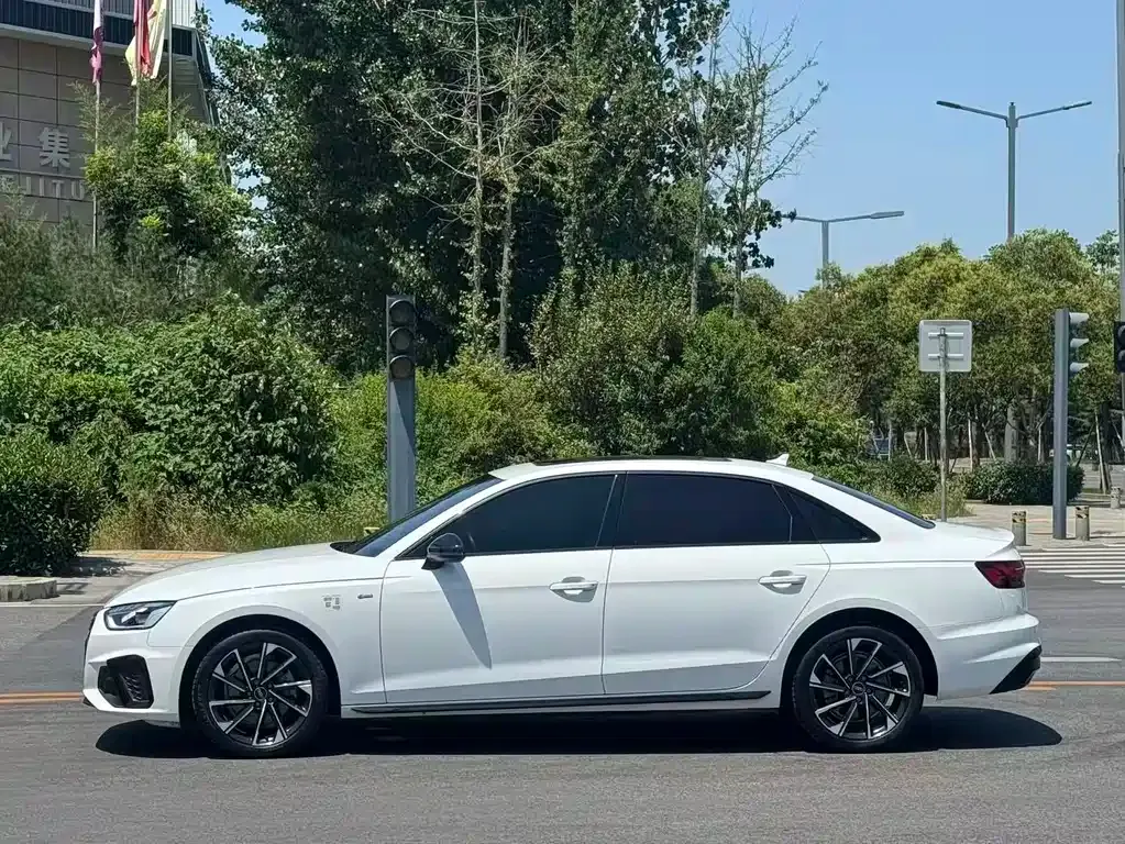 Audi A4L — фото 6