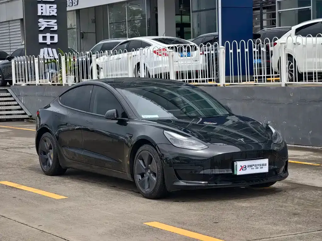 Tesla Model 3 — фото 4