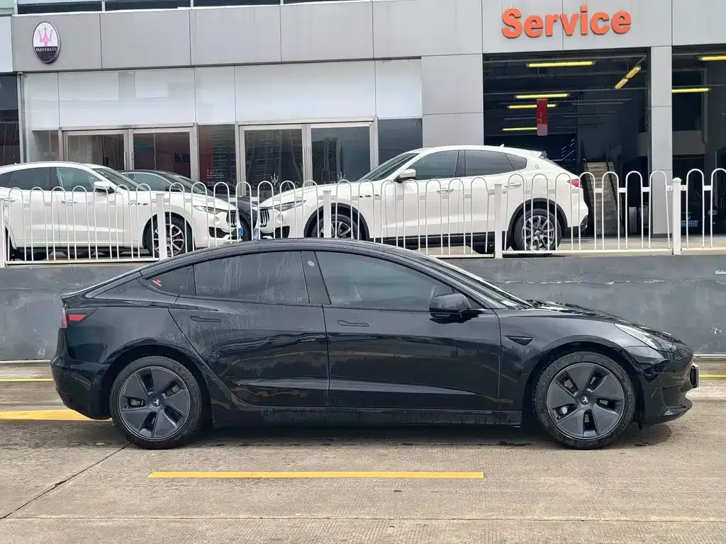 Tesla Model 3 — фото 3
