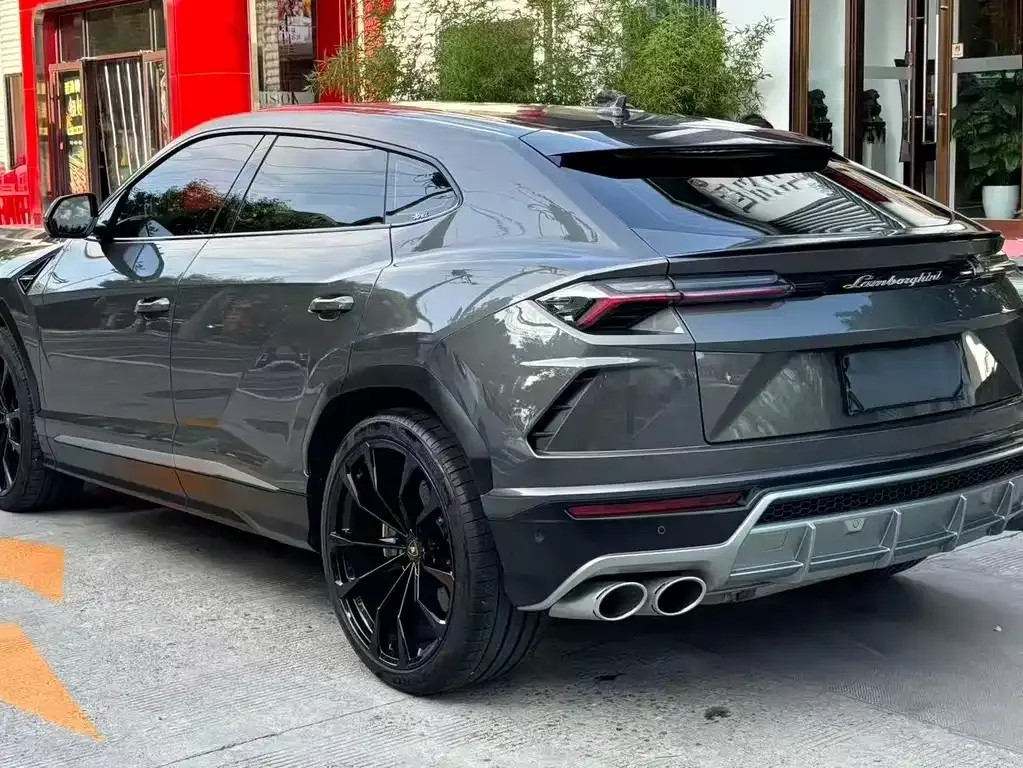 Lamborghini Urus — фото 8
