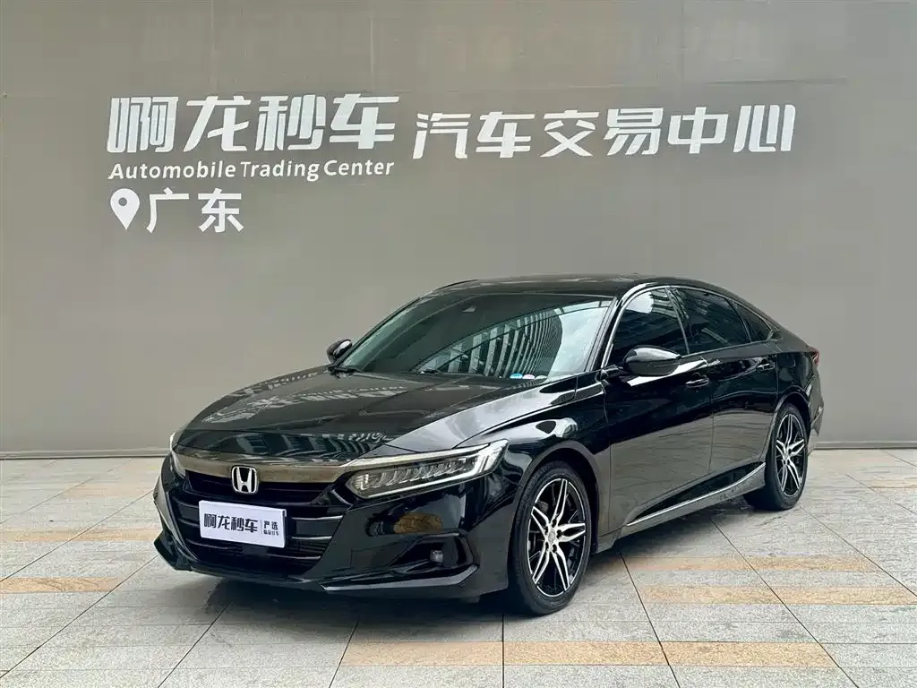 Honda Accord — фото 1