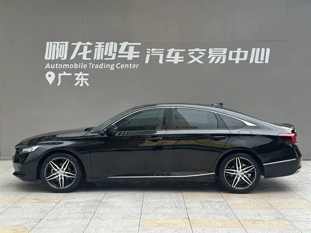 Honda Accord — фото 3