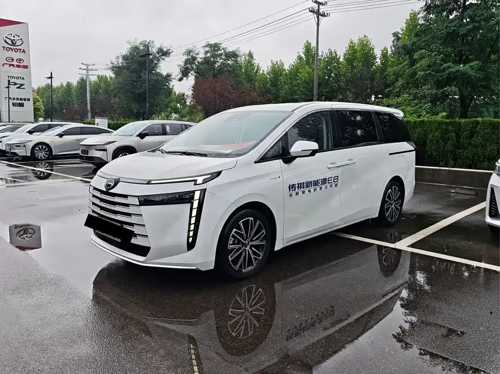 GAC Motor 传祺E8 PHEV — фото 1