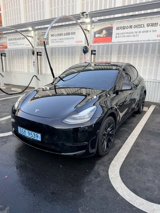 Tesla Model Y — фото 1