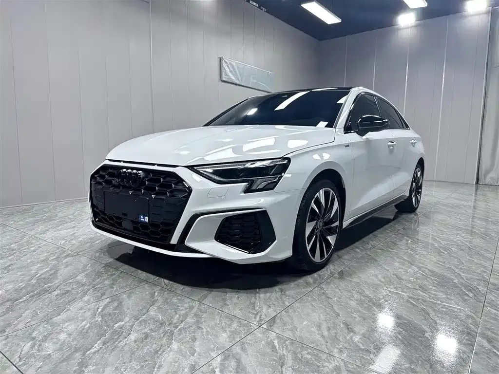 Audi A3 — фото 1