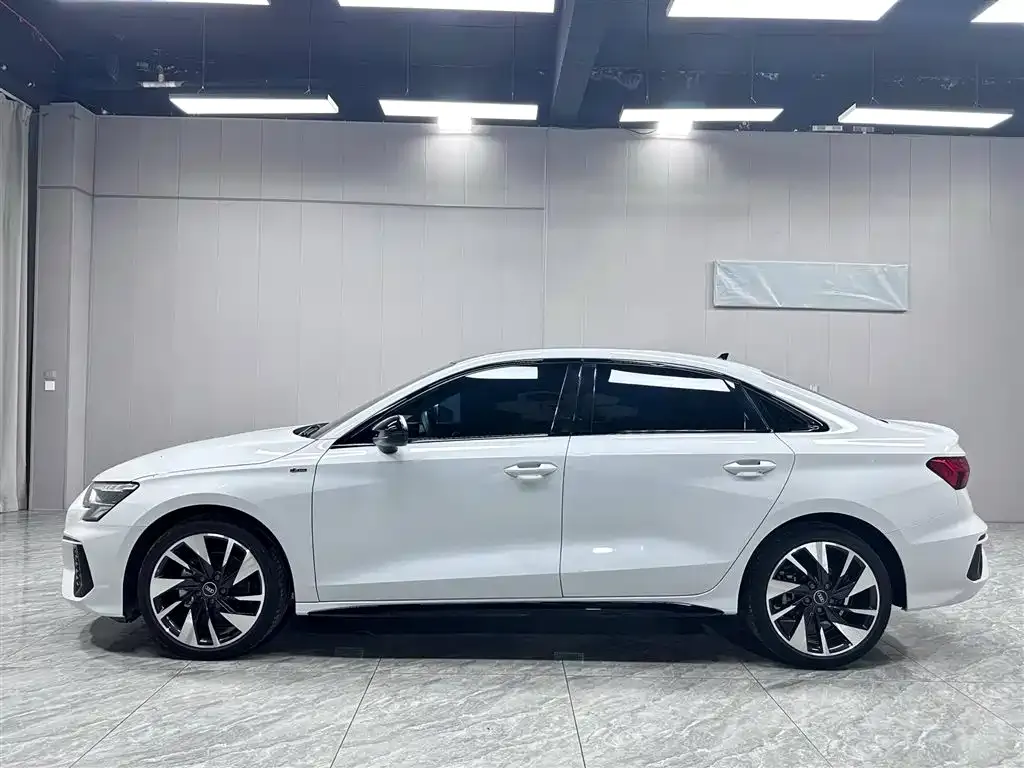 Audi A3 — фото 2