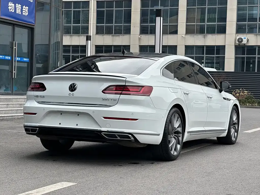 Volkswagen CC — фото 8