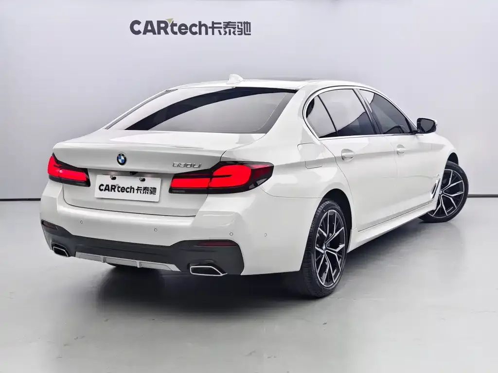 BMW 5 Series — фото 4