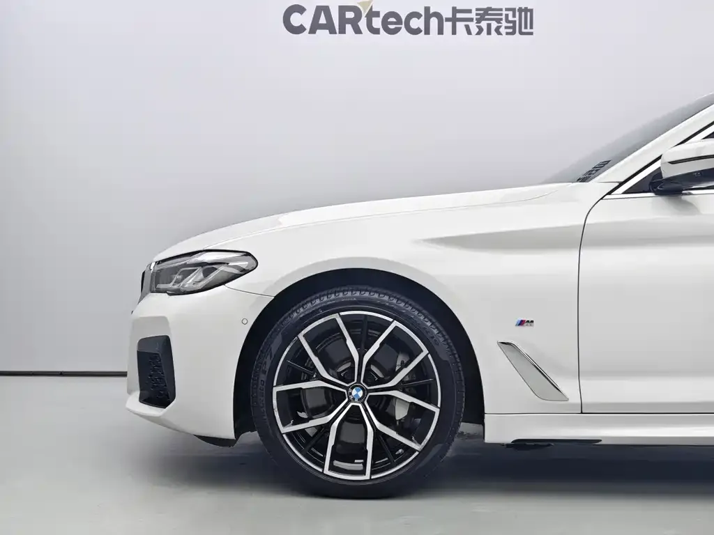 BMW 5 Series — фото 5