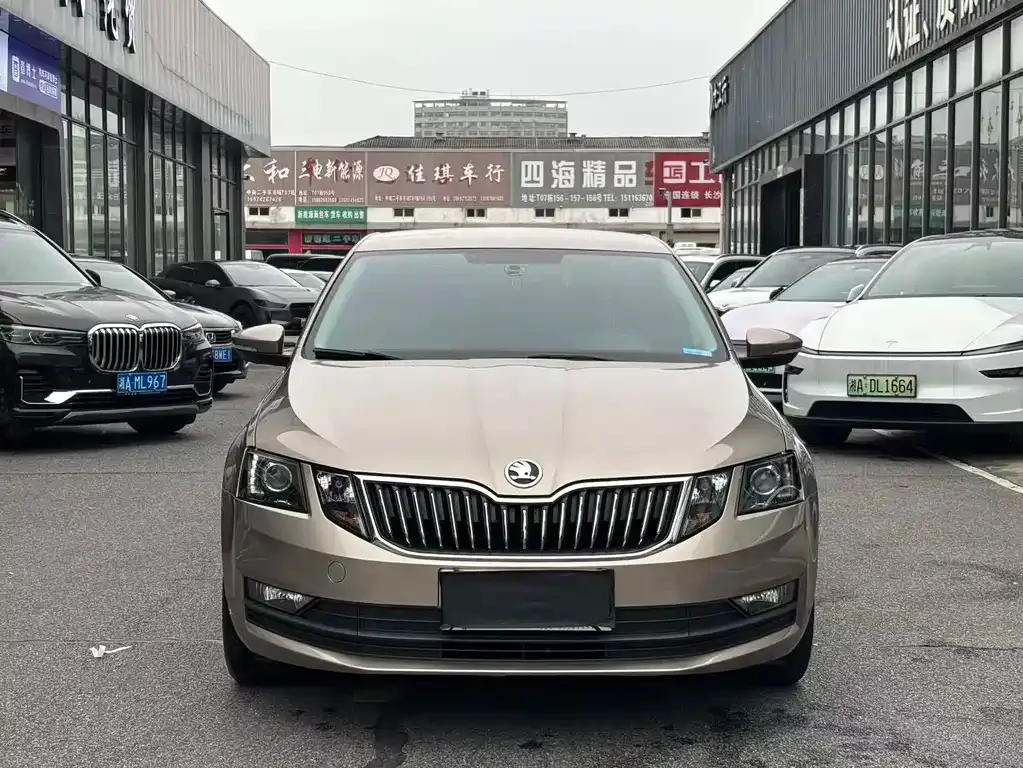 Skoda Octavia — фото 10