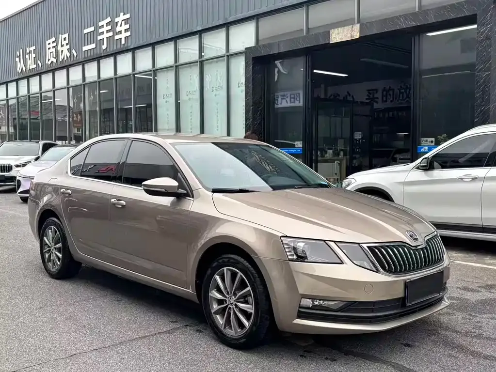 Skoda Octavia — фото 9