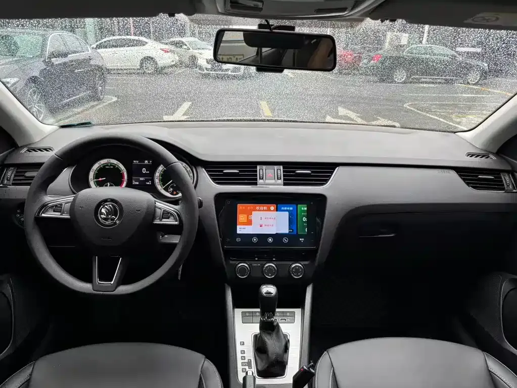 Skoda Octavia — фото 4