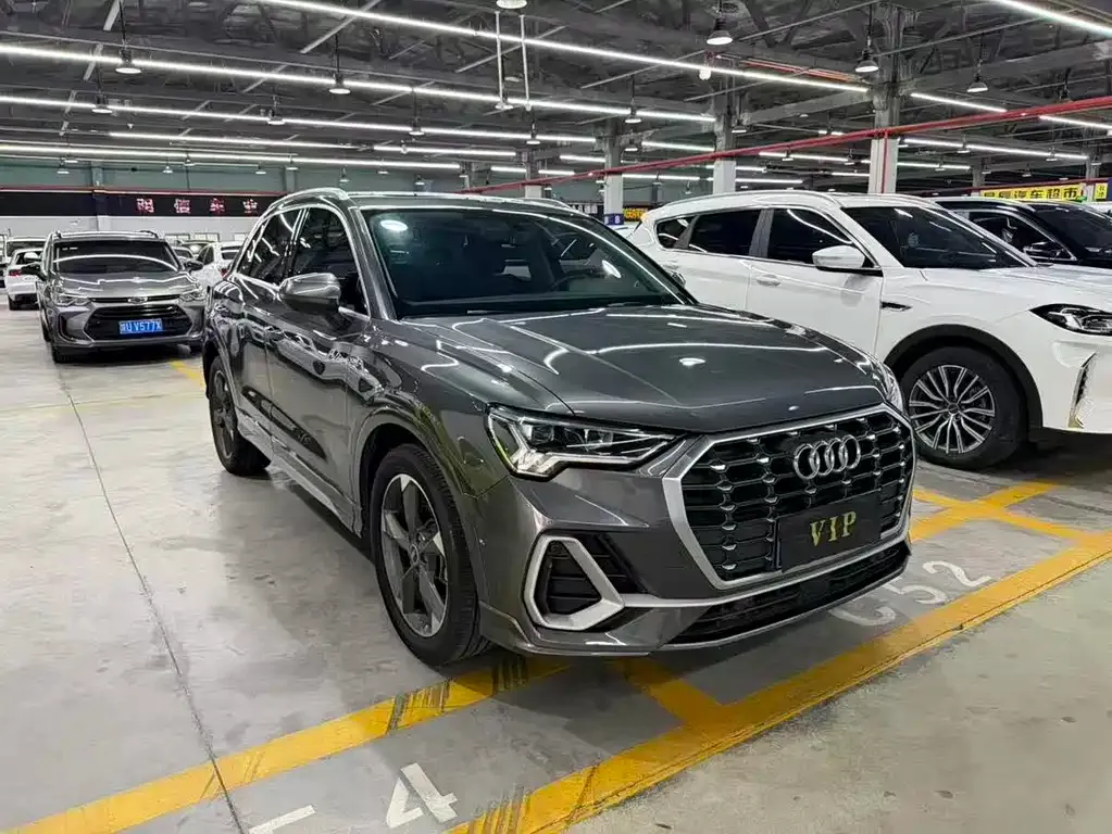 Audi Q3 — фото 7
