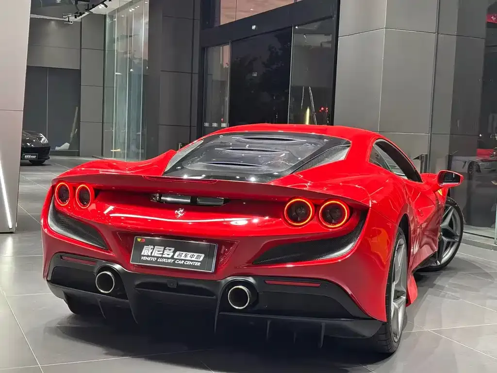 Ferrari F8 — фото 4