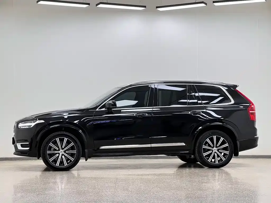 Volvo XC90 — фото 8