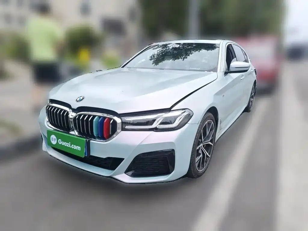 BMW 5 Series — фото 1