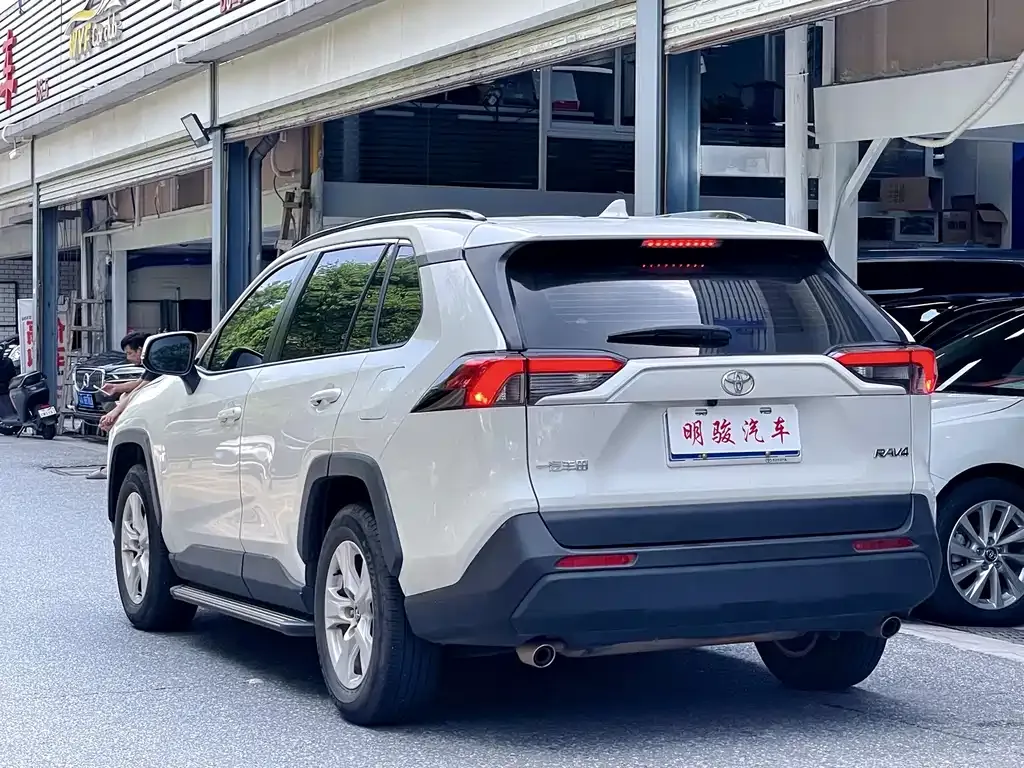 Toyota RAV4 2024 из CN, фото 10
