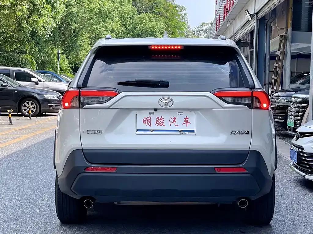 Toyota RAV4 2024 из CN, фото 8