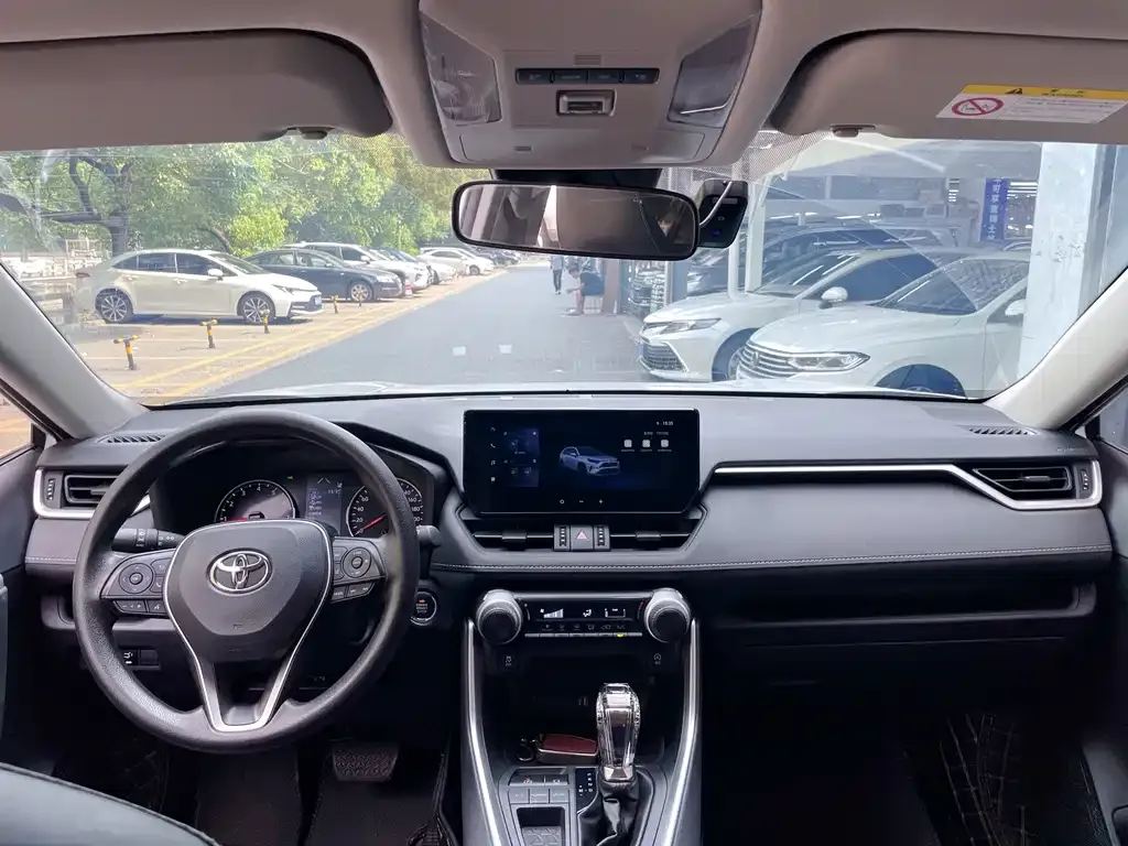 Toyota RAV4 2024 из CN, фото 2