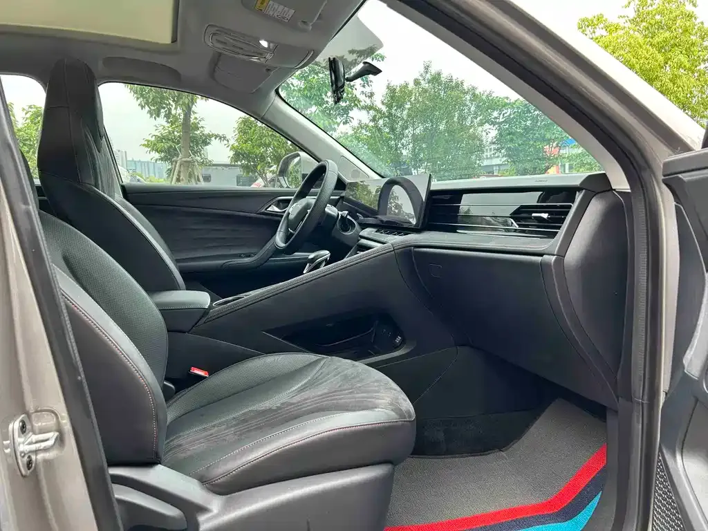 Roewe D5X DMH — фото 6