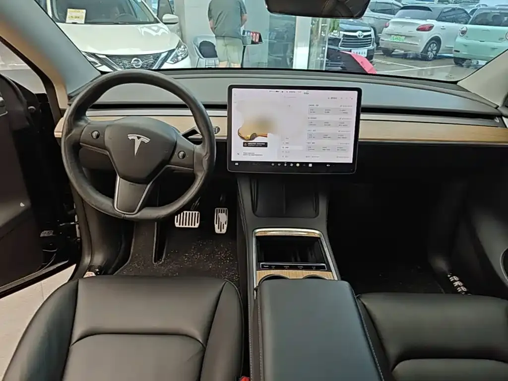 Tesla Model Y — фото 5