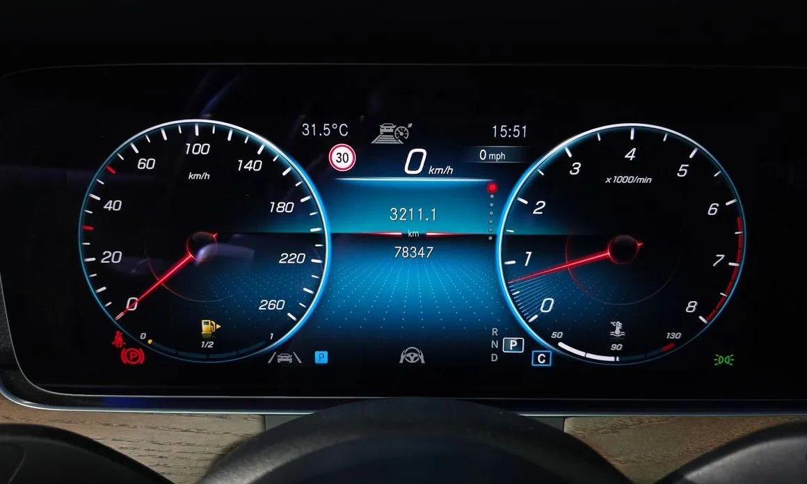 Mercedes-Benz E-Class 2021 из KR, фото 2
