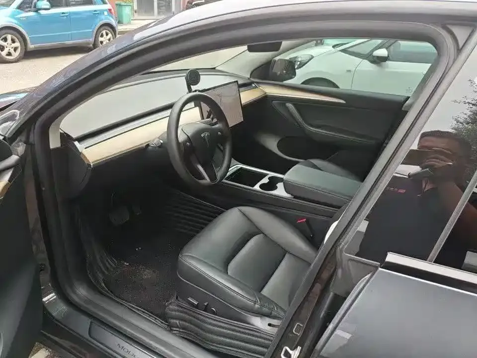 Tesla Model Y — фото 3
