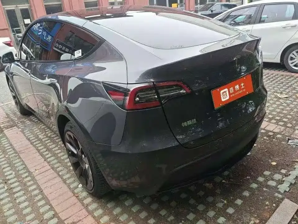 Tesla Model Y — фото 4