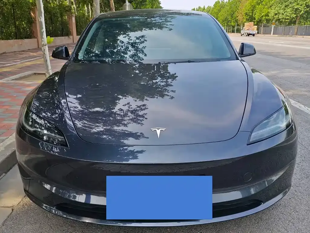 Tesla Model 3 — фото 3