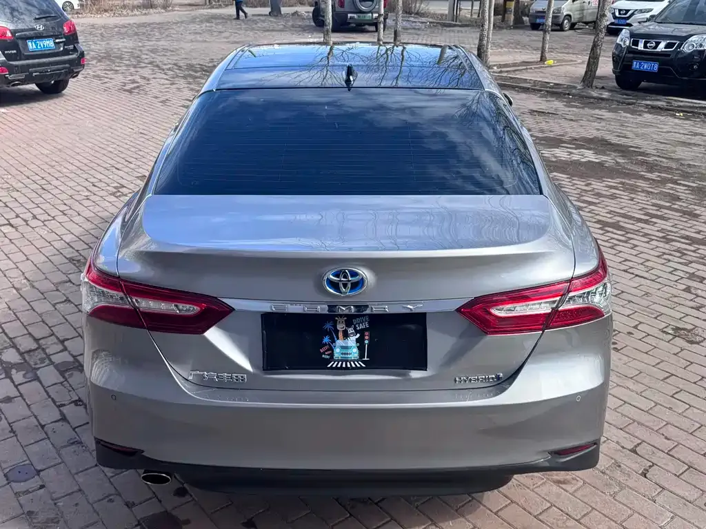 Toyota Camry — фото 8