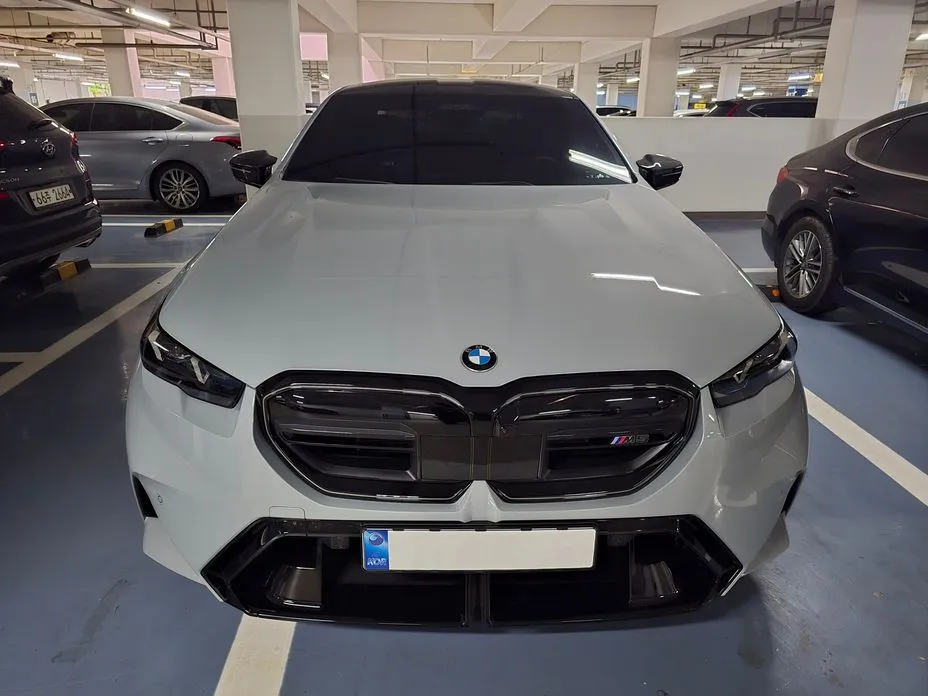 BMW M5 — фото 1