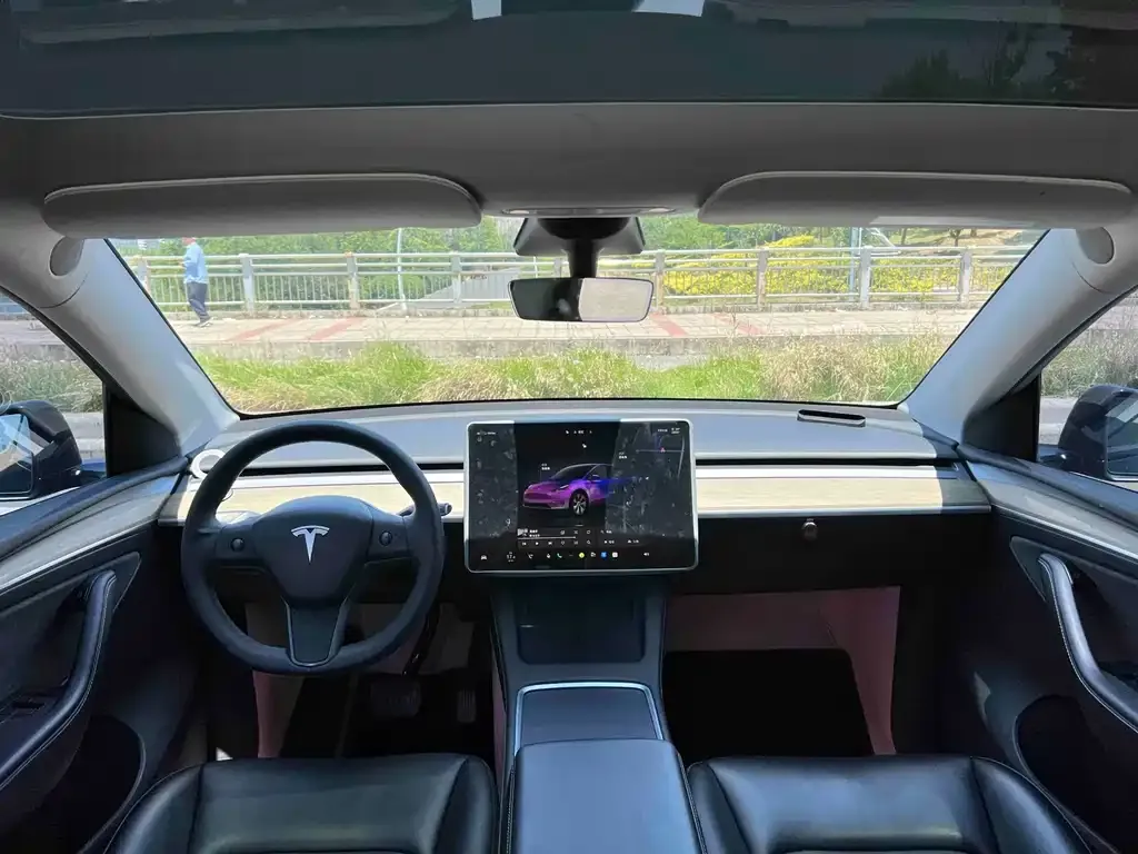 Tesla Model Y — фото 4