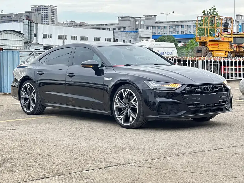 Audi A7L — фото 9