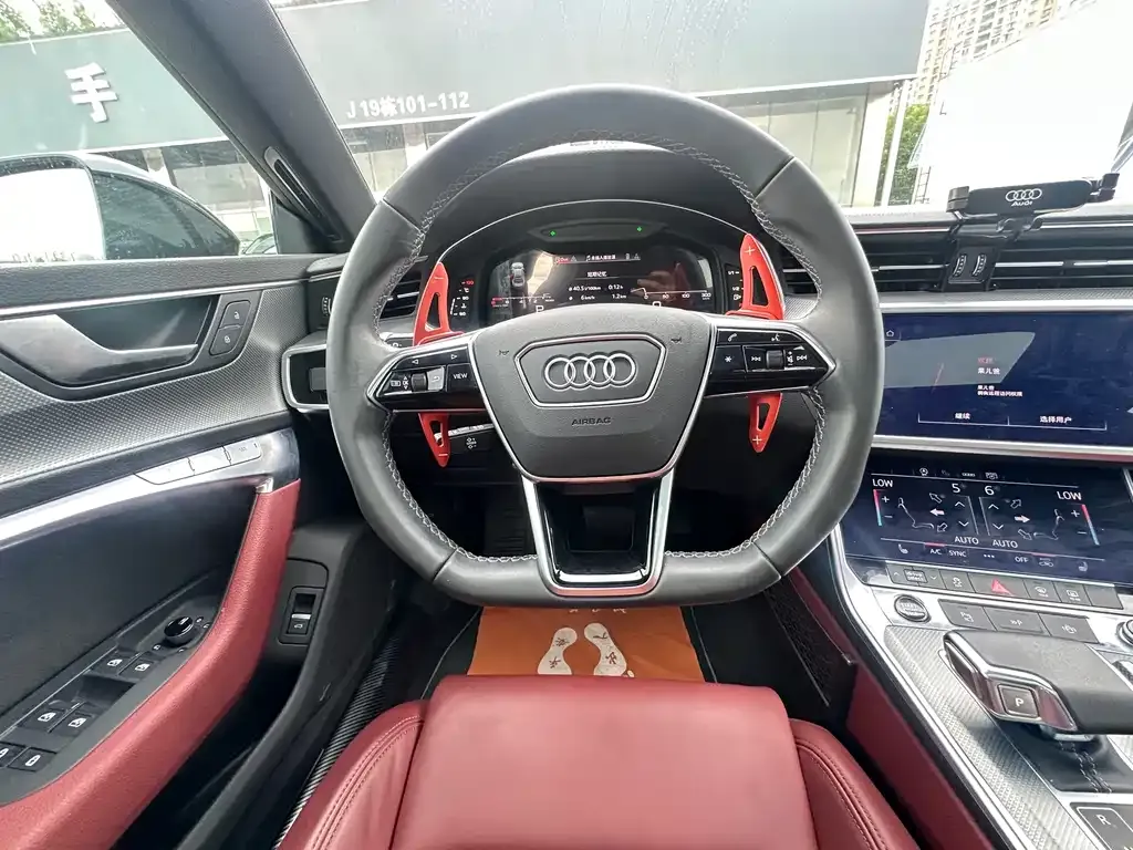 Audi A7L — фото 7