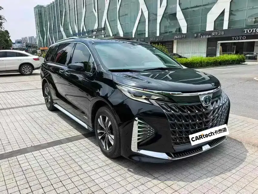 Toyota Granvia — фото 9