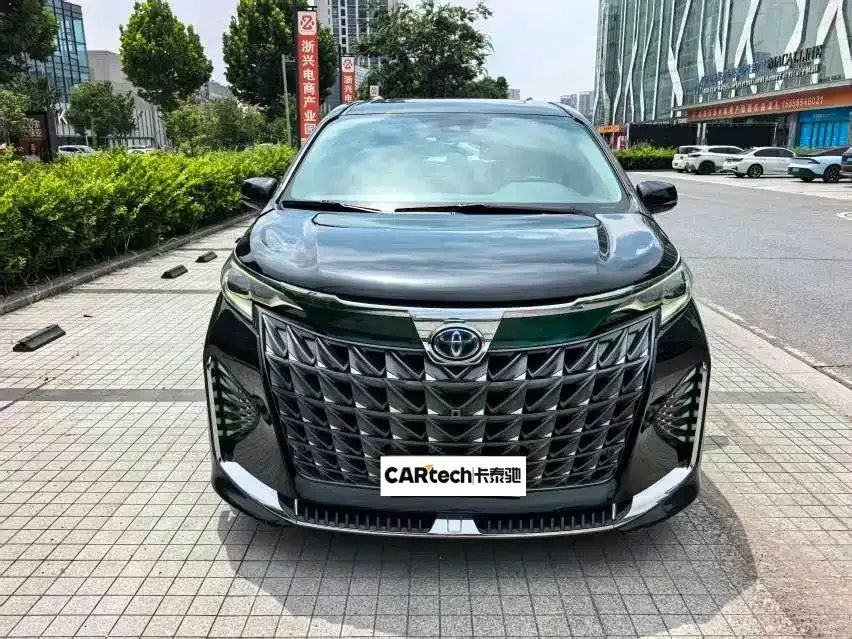 Toyota Granvia — фото 5